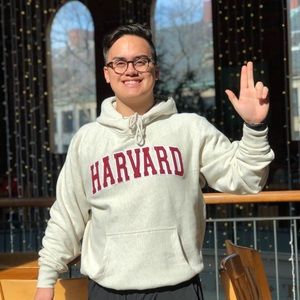 Meet your Posher, Elijah